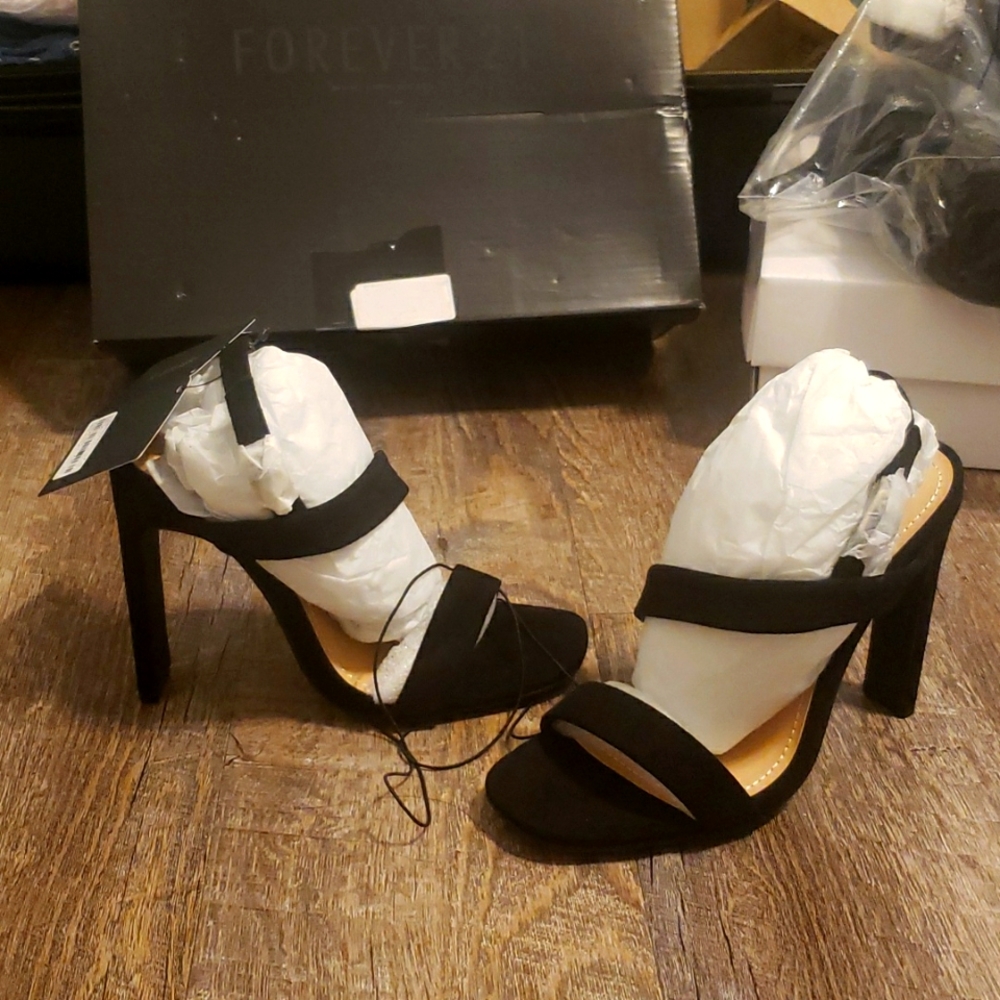 🆕️Open toe strap heel